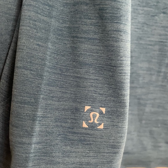 Lululemon Long Sleeve Ocean Blue Shirt 🌊 Size Large - Picture 3 of 3